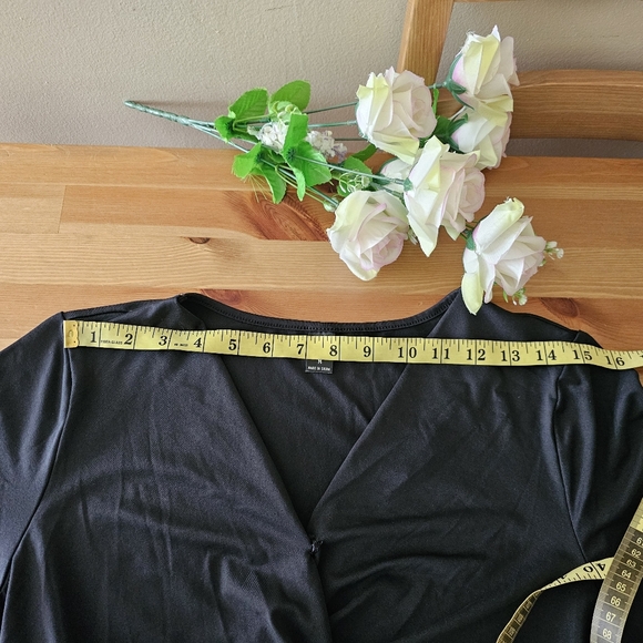 SHEIN Emery Rose - Solid Knot Side Wrap Tee Size M - Picture 12 of 12